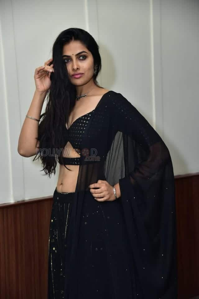 Heroine Divi Vadthya Stunning in Black Dress Photoshoot Pictures 44