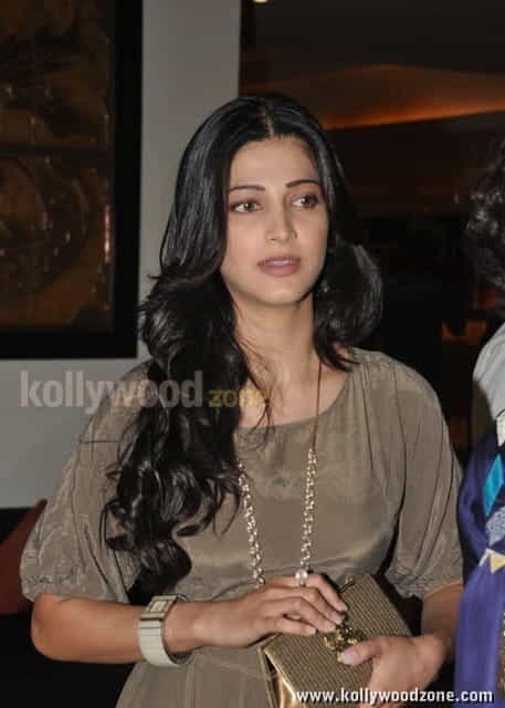 Hot And Sexy Shruti Hassan Pictures