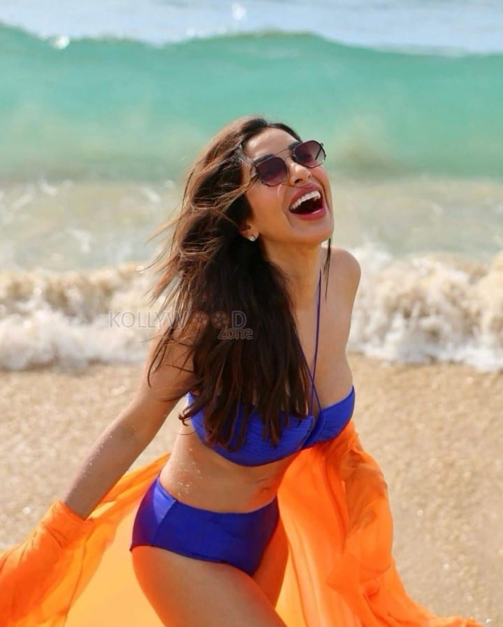 Hot Sophie Choudry in a Blue Beach Bikini Photos 02