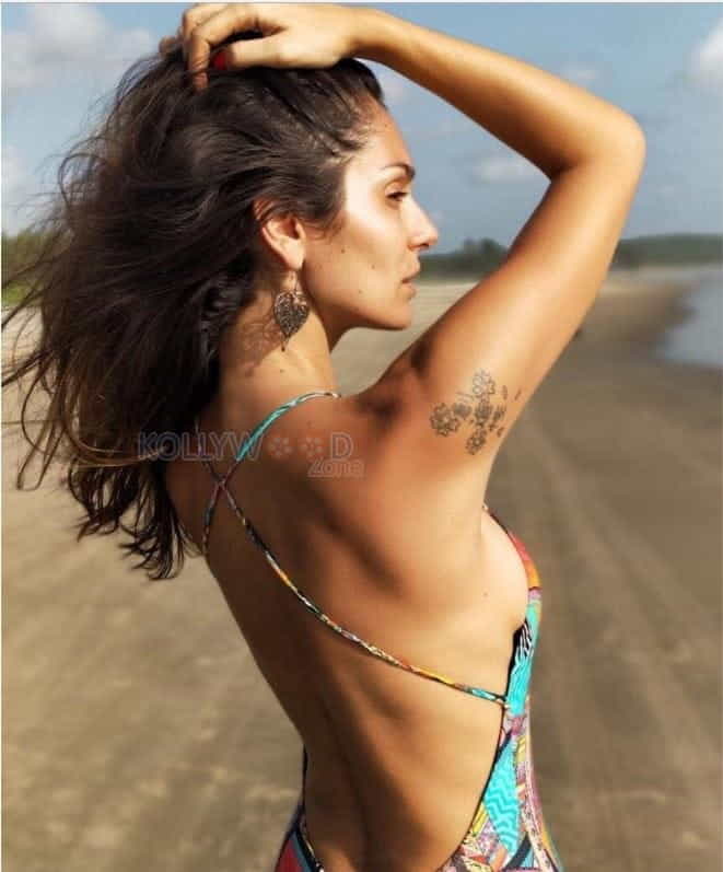 Model Bruna Abdullah Sexy Photos