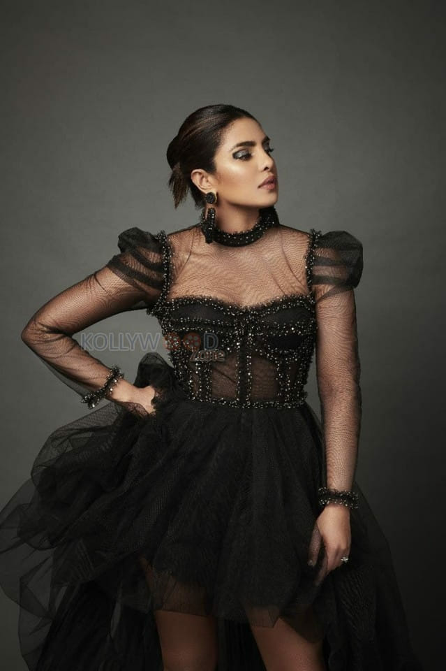 Priyanka Chopra Sexy Black Dress Photos 02