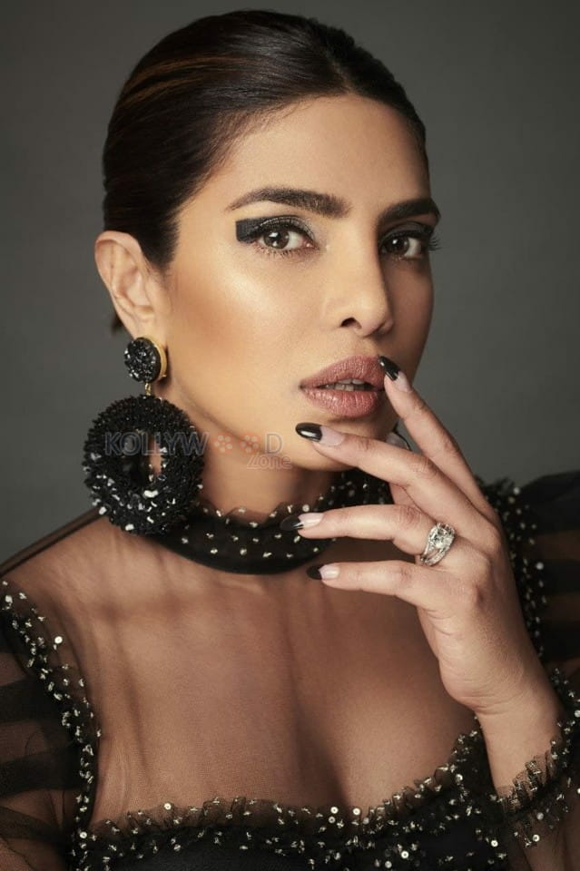 Priyanka Chopra Sexy Black Dress Photos 03