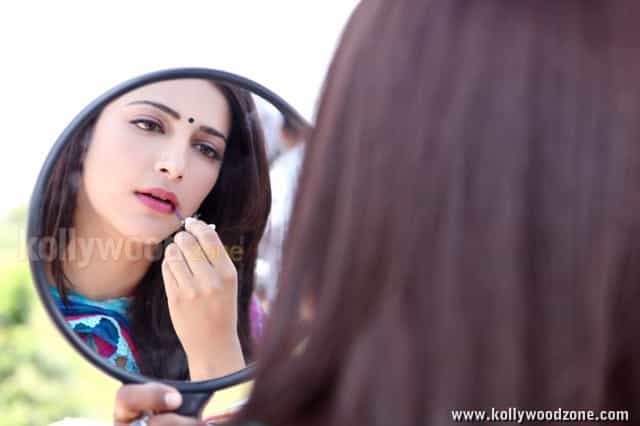 Ramaiya Vastavaiya Heroine Shruti Haasan Pictures