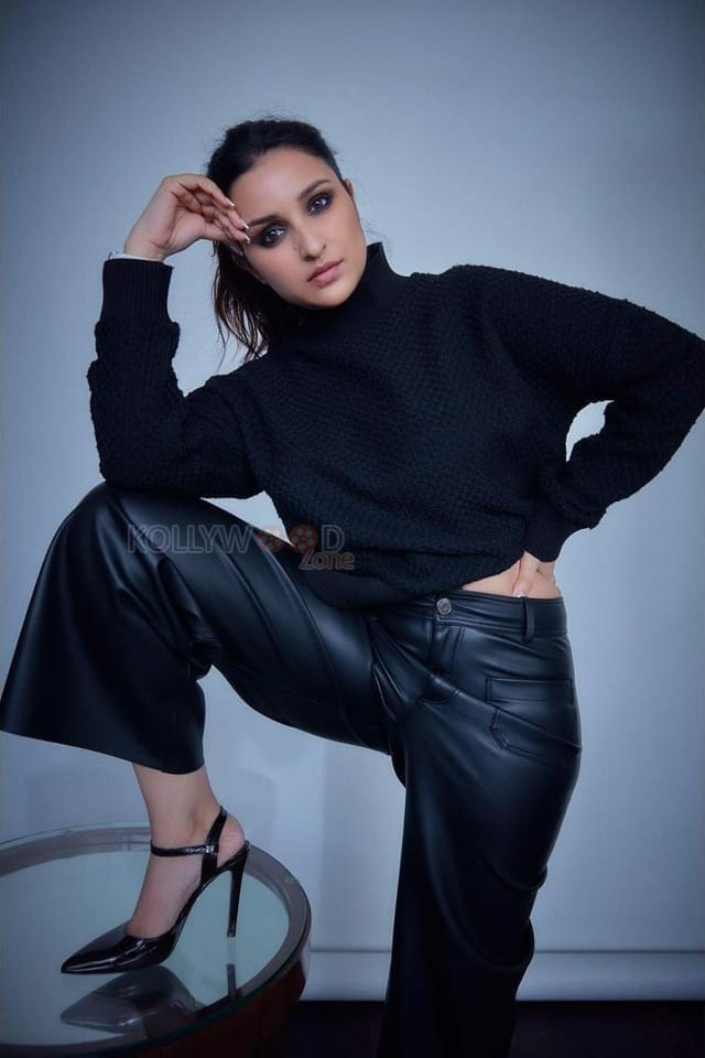 Saina Actress Parineeti Chopra Pictures