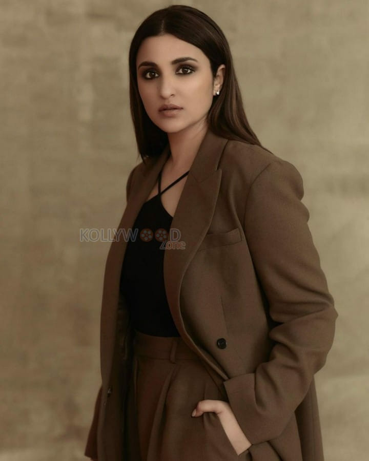 Saina Actress Parineeti Chopra Pictures