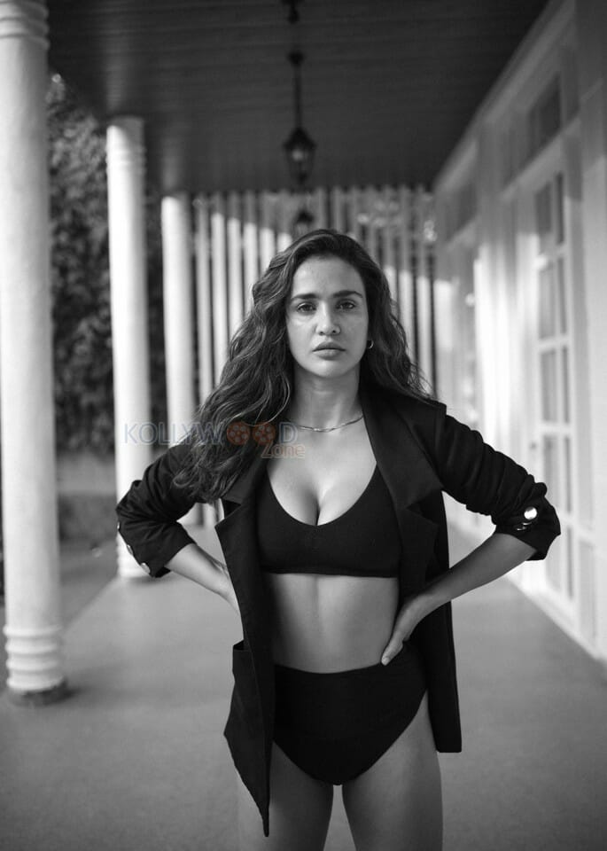 Sexy Aisha Sharma BW Photoshoot Stills 05