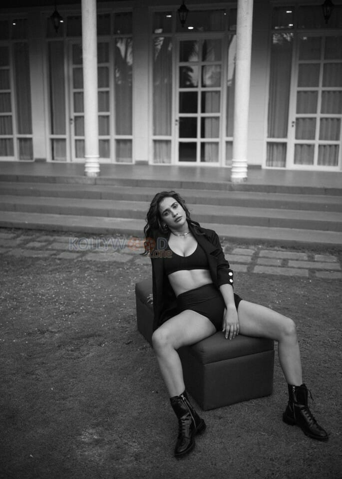 Sexy Aisha Sharma BW Photoshoot Stills 16