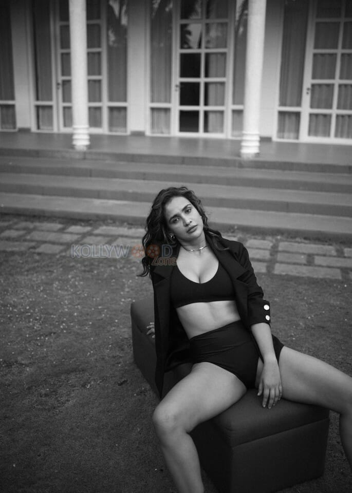 Sexy Aisha Sharma BW Photoshoot Stills 17