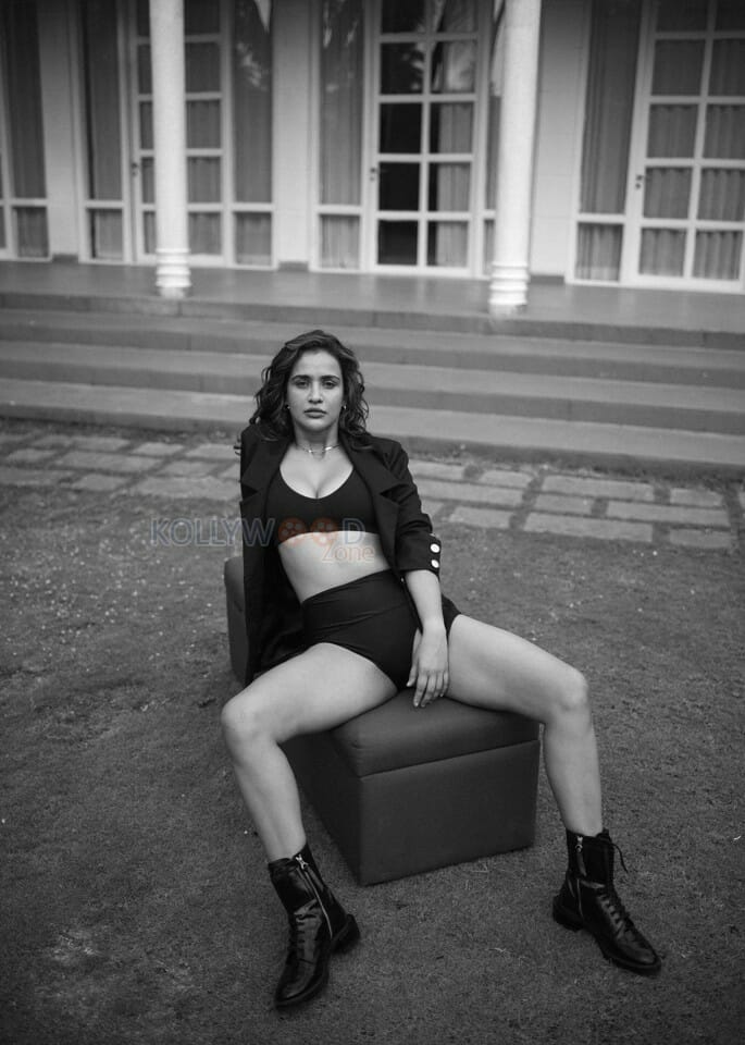 Sexy Aisha Sharma BW Photoshoot Stills 18