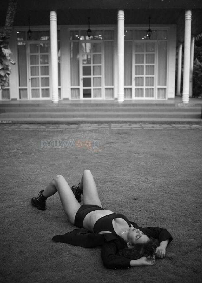 Sexy Aisha Sharma BW Photoshoot Stills 39
