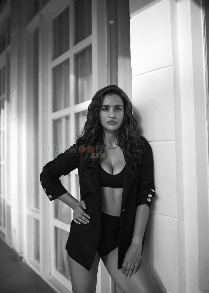 Sexy Aisha Sharma BW Photoshoot Stills 45