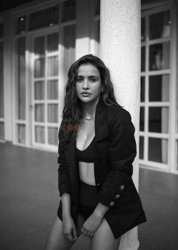 Sexy Aisha Sharma BW Photoshoot Stills 55