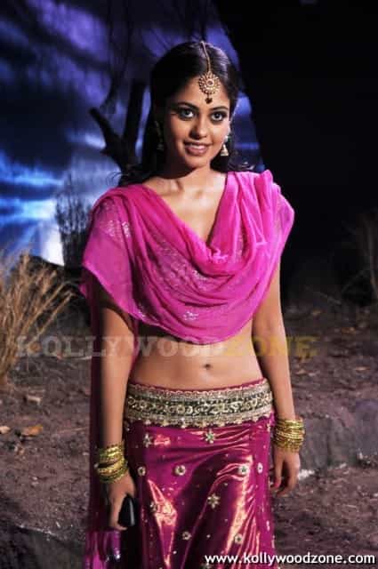 Sexy Bindu Madhavi Pictures