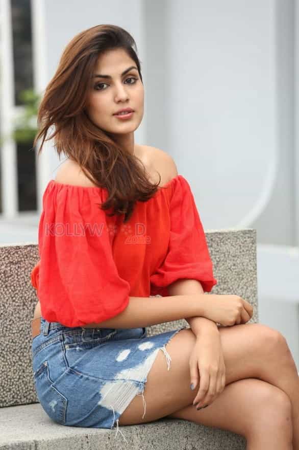 Sexy Indian Actress Rhea Chakraborty Photos