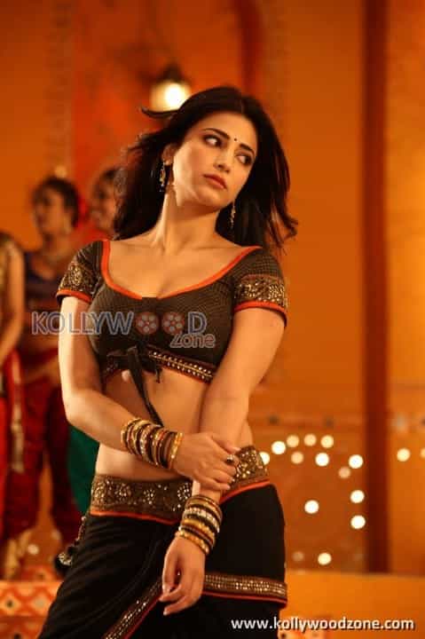 Sexy Shruthi Hassan Song Dance Photos