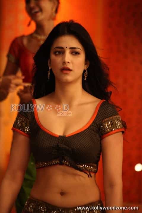 Sexy Shruthi Hassan Song Dance Photos