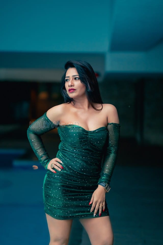 Sexy Telugu Actress Sanjana Naidu Latest Photoshoot Pictures 14