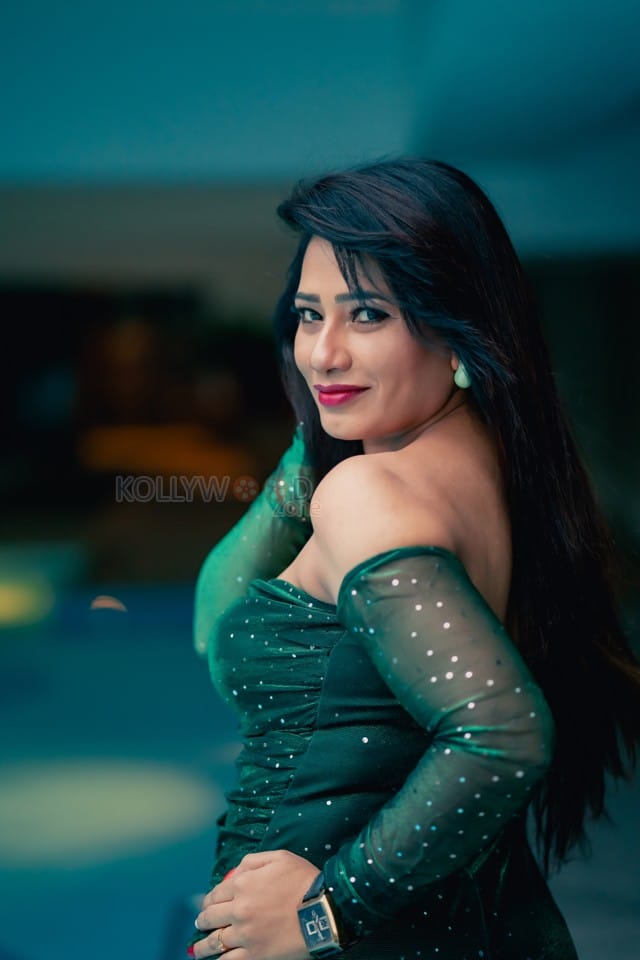 Sexy Telugu Actress Sanjana Naidu Latest Photoshoot Pictures 20