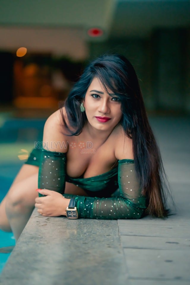 Sexy Telugu Actress Sanjana Naidu Latest Photoshoot Pictures 25