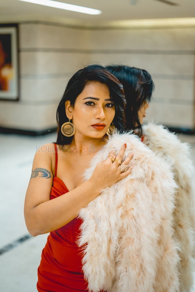 Sexy Telugu Actress Sanjana Naidu Latest Photoshoot Pictures 28