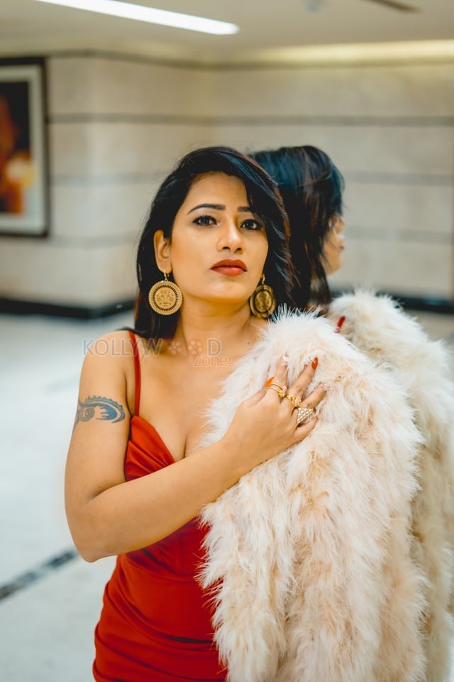 Sexy Telugu Actress Sanjana Naidu Latest Photoshoot Pictures 29
