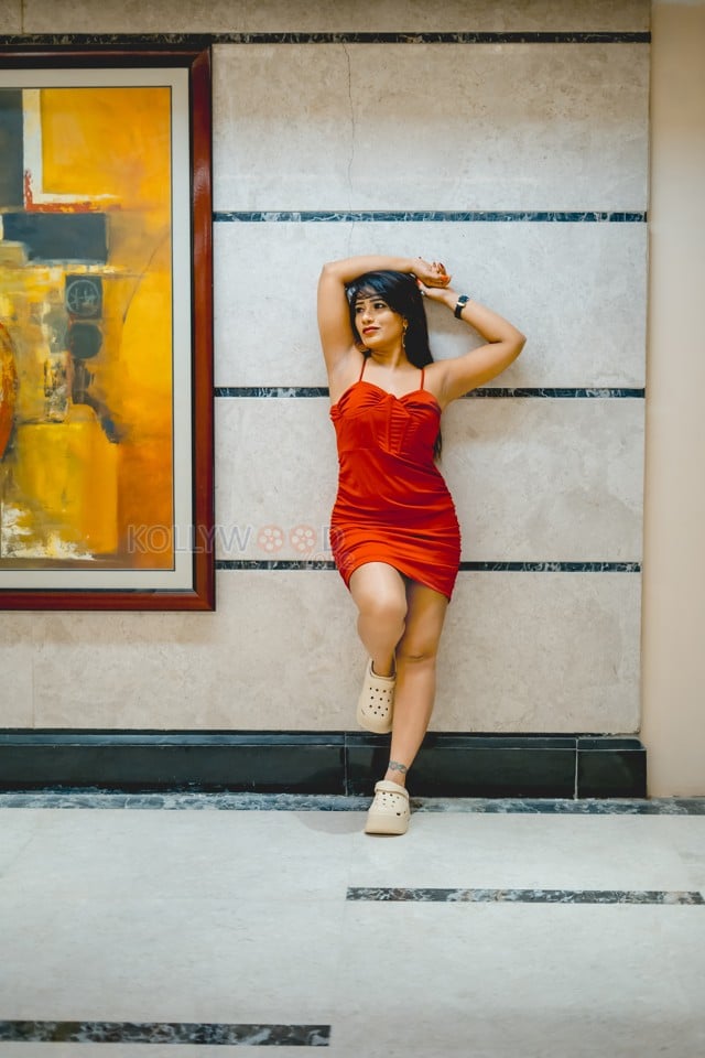 Sexy Telugu Actress Sanjana Naidu Latest Photoshoot Pictures 34