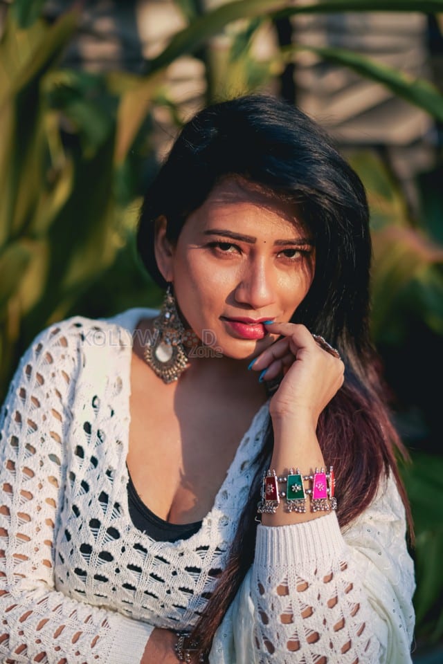 Sexy Telugu Actress Sanjana Naidu Latest Photoshoot Pictures 53