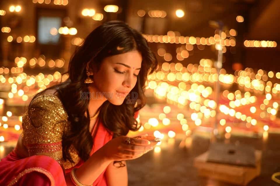 Shruti Haasan Diwali Photo 01