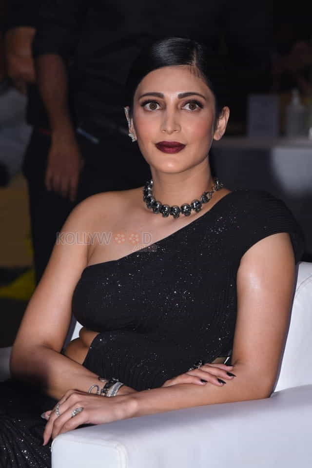 Shruti Haasan at SIIMA Awards 2021 Photos 18