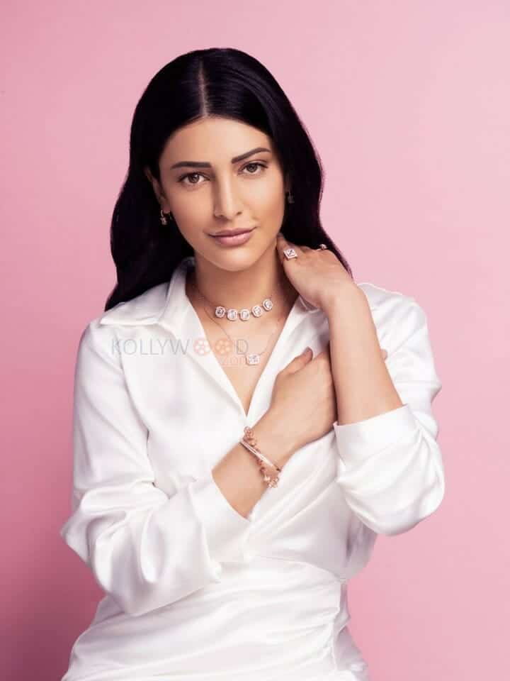 Shruti Haasan in a White Dress Picture 01