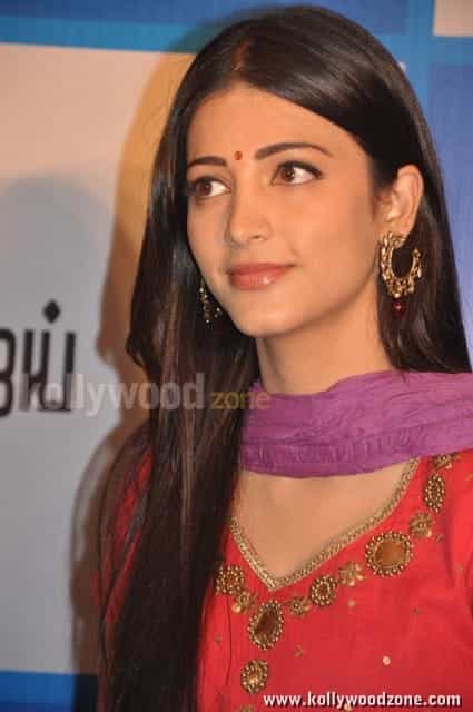 Shruti Hassan Aam Arivu Press Meet Photos