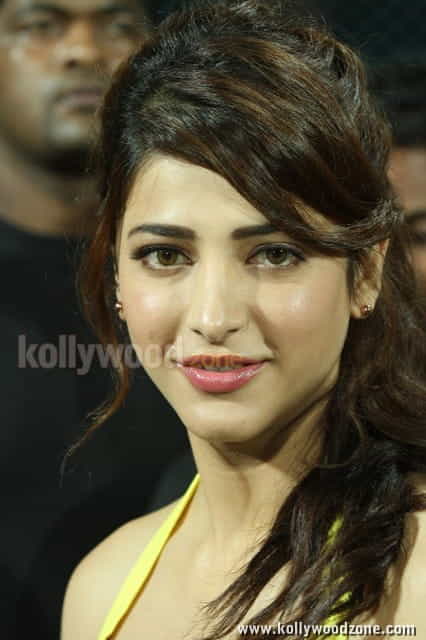 Shruti Hassan At Celebrity Cricket League Photos