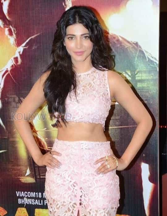 Shruti Hassan At Gabbar Is Back Trailer Lunach Photos