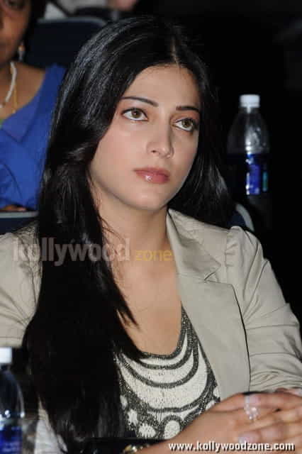 Shruti Hassan Latest Pictures