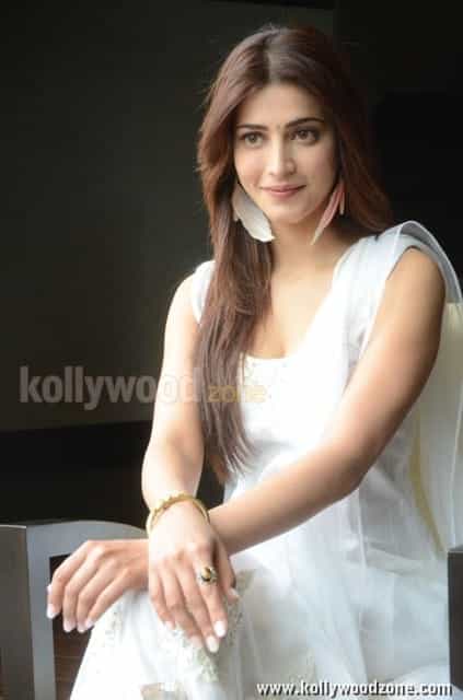 Shruti Hassan Latest Stills