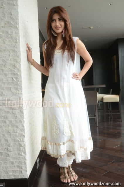 Shruti Hassan Latest Stills