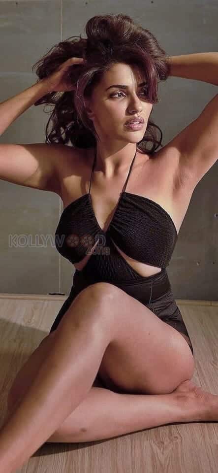 Soorpanagai Movie Actress Akshara Gowda Sexy in Black Lingerie Photos 03