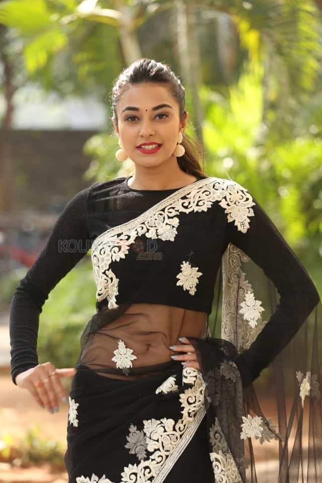 Stefy Patel At Ninnu Thalachi First Look Launch Event Photos