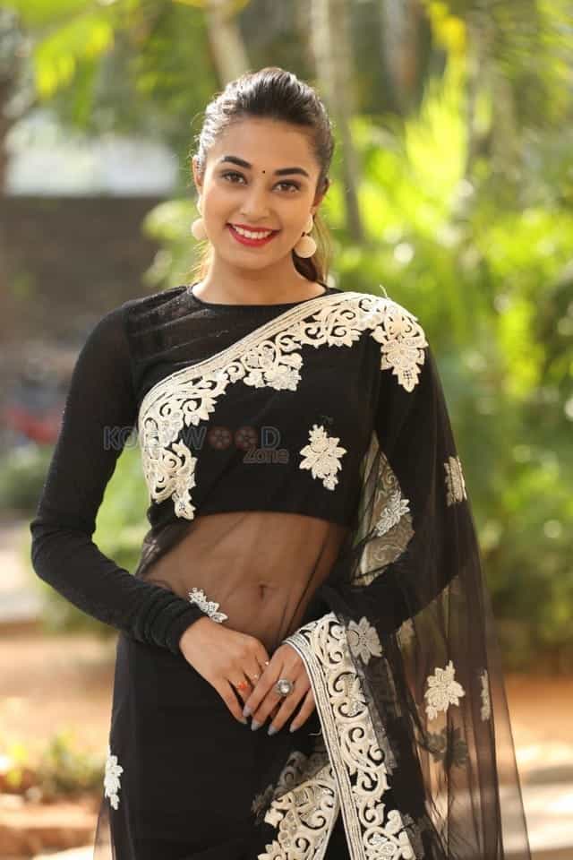 Stefy Patel At Ninnu Thalachi First Look Launch Event Photos