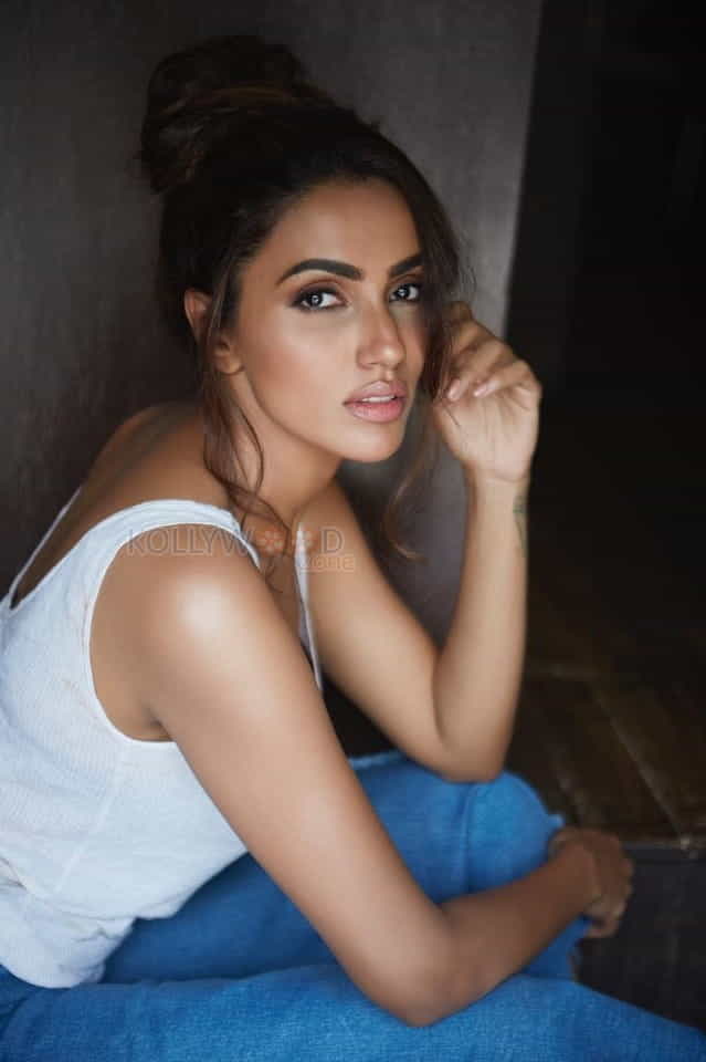 Tamil Actress Akshara Gowda Photoshoot Pictures