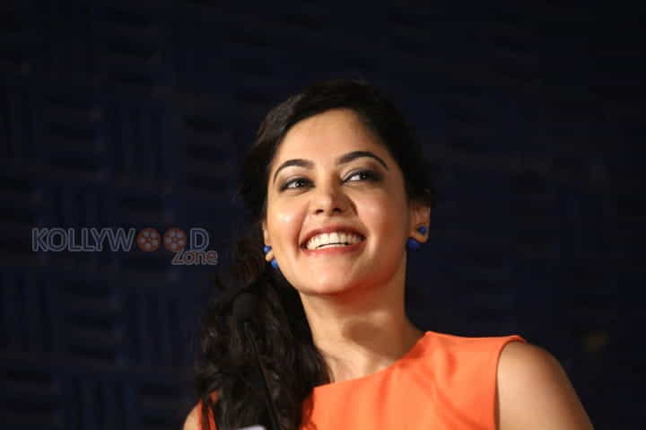 Tamilukku En Ondrai Aluthavum Heroine Bindu Madhavi Photos
