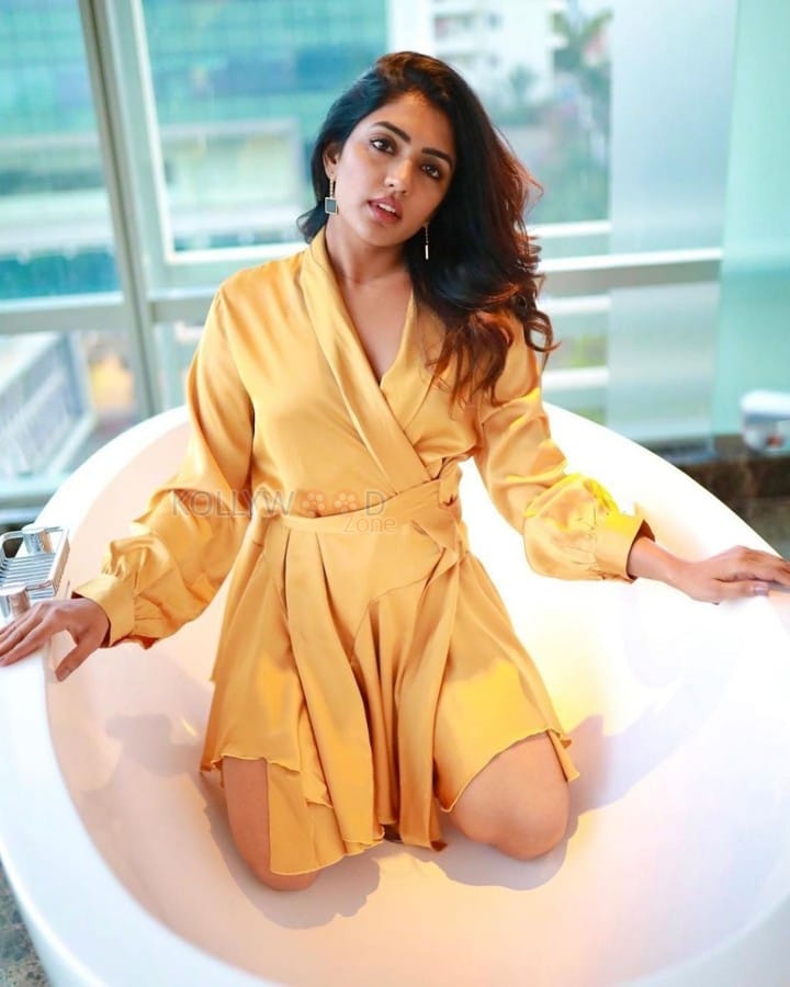 Telugu Actress Eesha Rebba Latest Photoshoot Pics