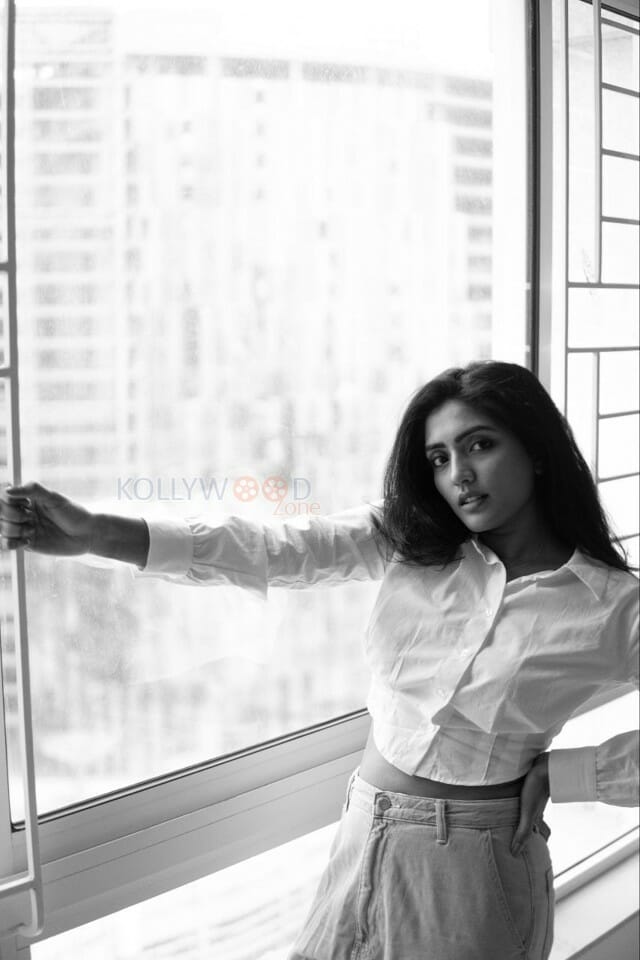 Telugu Actress Eesha Rebba New Sexy Pictures 22