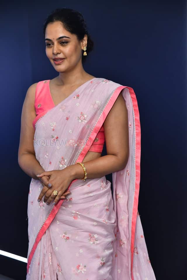 Tollywood Actress Bindu Madhavi at Dhandoraa Teaser Launch Photos 29