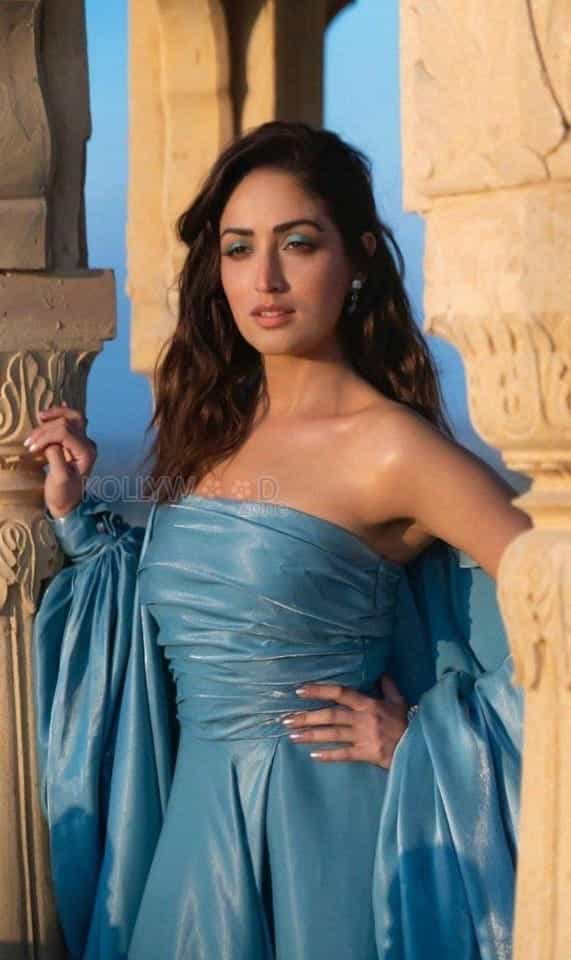 Yami Gautam Blue Dress Pic 01