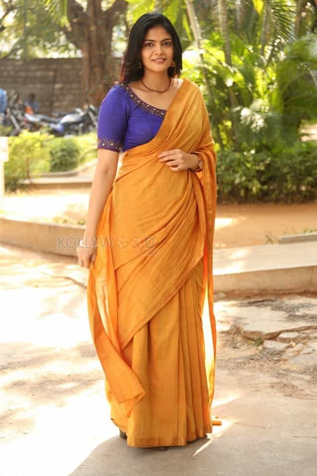 Actress Kalpika Ganesh At Padi Padi Leche Manasu Movie Thanks Meet Photos