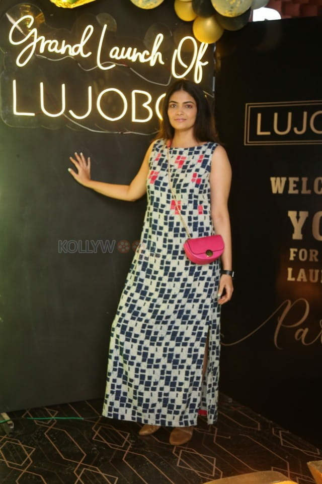 Actress Kalpika Ganesh at LUJOBOX Kiosks Launch Party Pictures