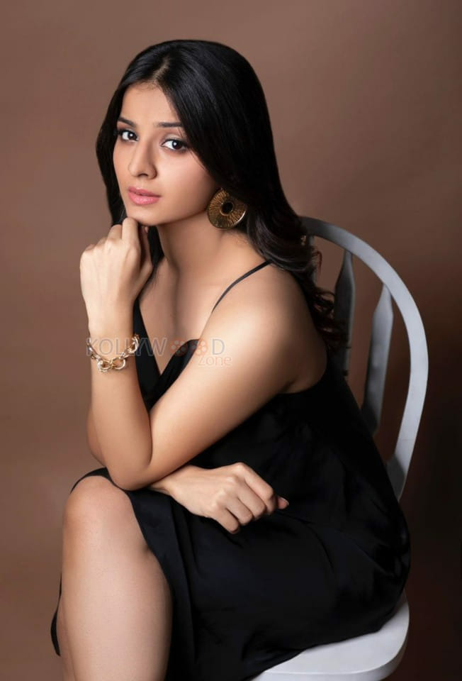 Actress Mahima Makwana Latest Photoshoot Pictures