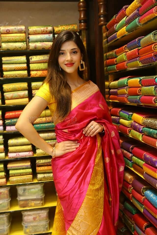 Actress Mehreen Pirzada at Chandana Brothers Shopping Mall Launch at Zaheerabad Stills 10