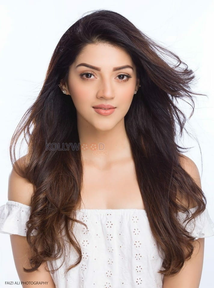Actress Mehrene Kaur Pirzada Photoshoot Photos